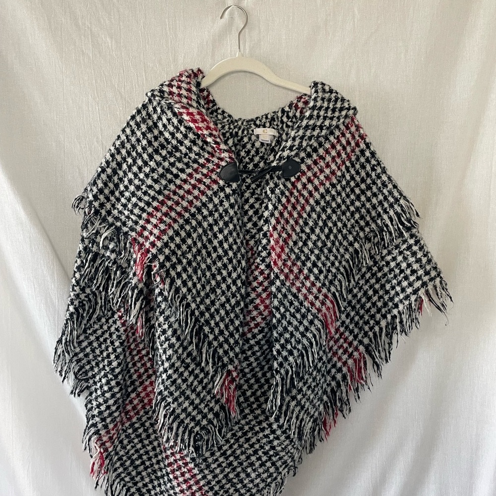 Chic Black and White Textured Poncho